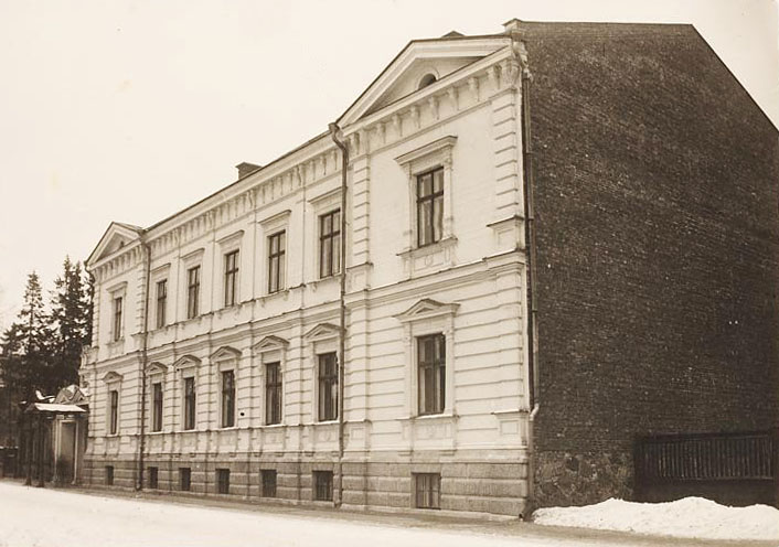 File:Eesti Rahva Muuseum_1924 ostis ERM Vanemuise tänava hoone 42_praegune Eesti Kirjandusmuuseumi hoone.jpg
